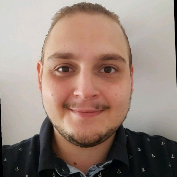 Plik:Mikołaj Groń.jpg