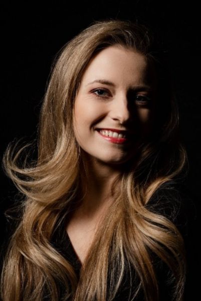 Plik:Dorota Bzdyla-Bondyra.jpg