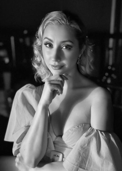 Plik:Daria Zawratyńska.jpg