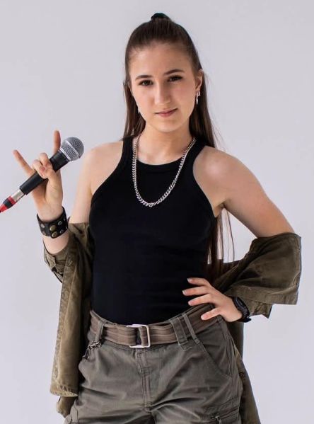 Plik:Laura Kantor.jpg