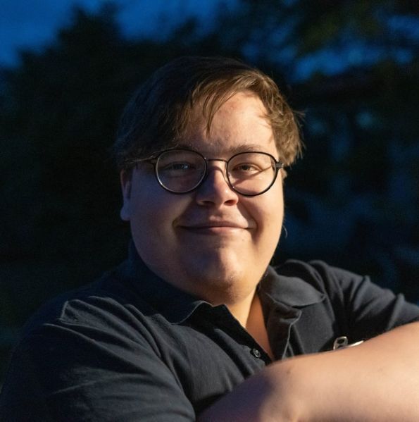 Plik:Bartosz Kolanowski.jpg